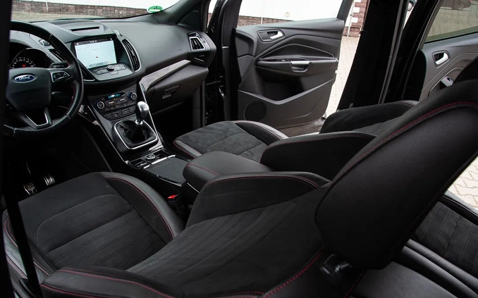 Ford Kuga cena 68900 przebieg: 102000, rok produkcji 2017 z Sochaczew małe 781